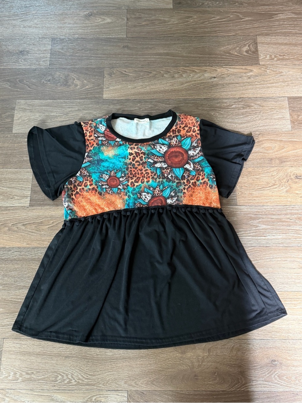 Southern Stitch Western Style Floral Top Large